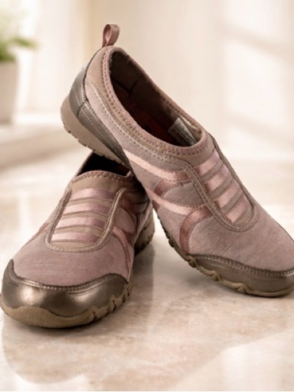 Skechers Women’s Size 8 Slip-On Sneakers Taupe Pink Memory Foam Comfort Shoes